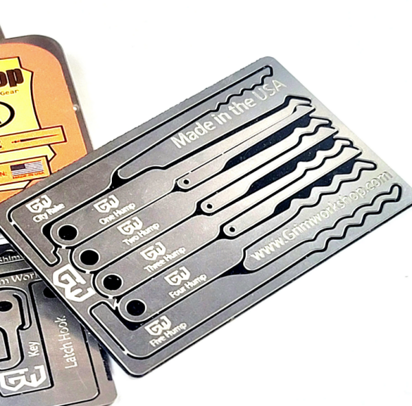 GRIM WORKSHOP®: Lock Pick Rake Card  Urban Survival Credit Card Lock Rake Pick Set